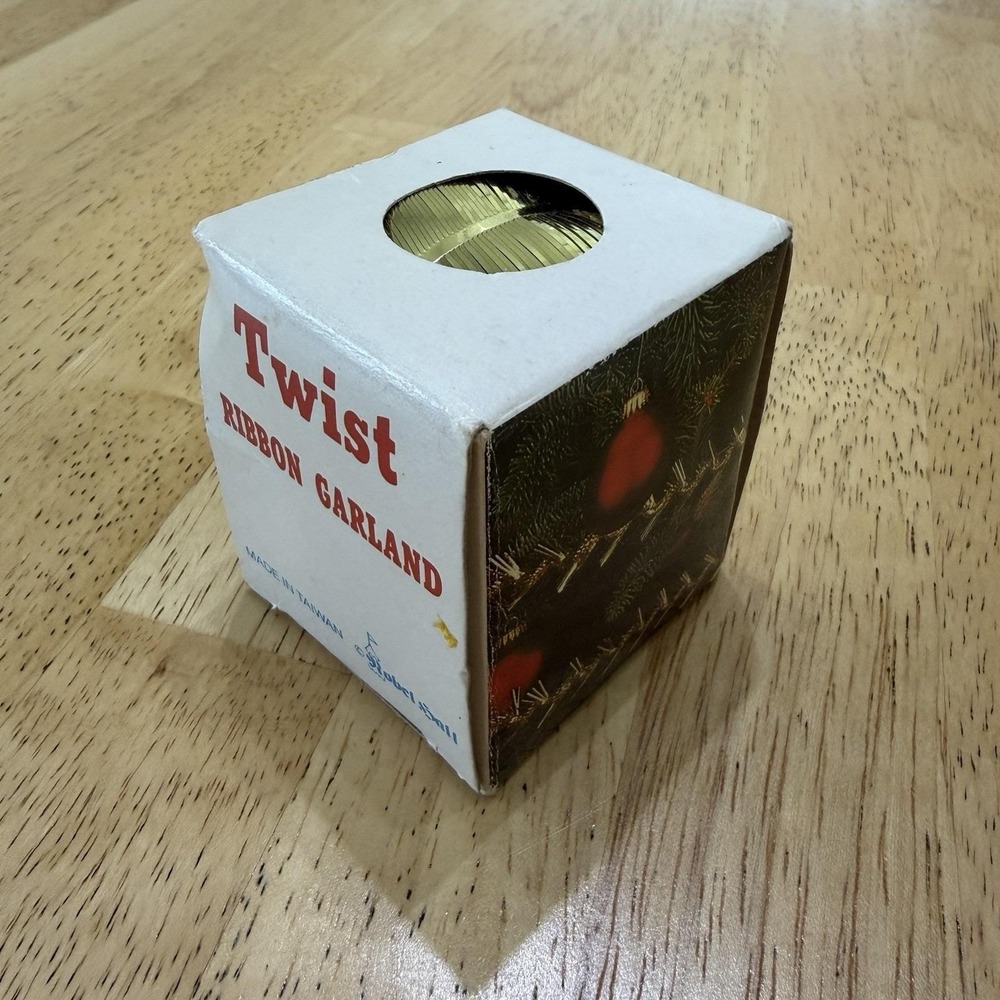 1970s Twist Ribbon Garland Gold Metallic Christmas‎ Decor Robel Hall Unused NOS